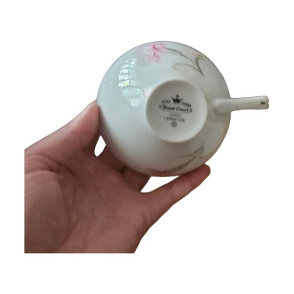 VTG Carnation Tea Cup & Saucer Set, multiple available - Picture 5 of 8